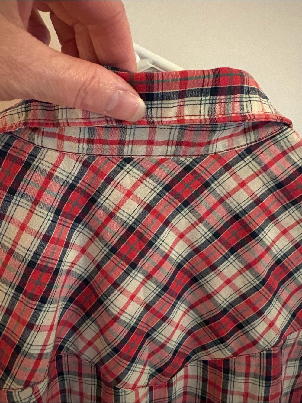 Vintage Wrangler Men’s Red Plaid Short-Sleeve Pearl Button Western Shirt - Picture 5 of 16